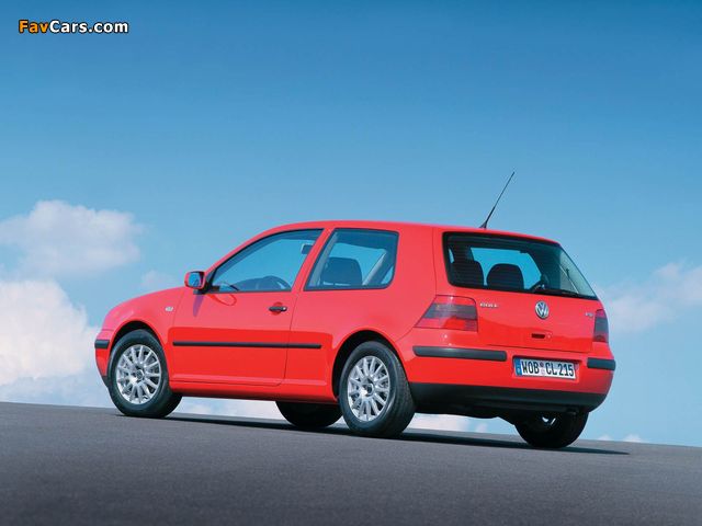 Volkswagen Golf 1.6 FSI 3-door (Typ 1J) 2002–03 pictures (640 x 480)