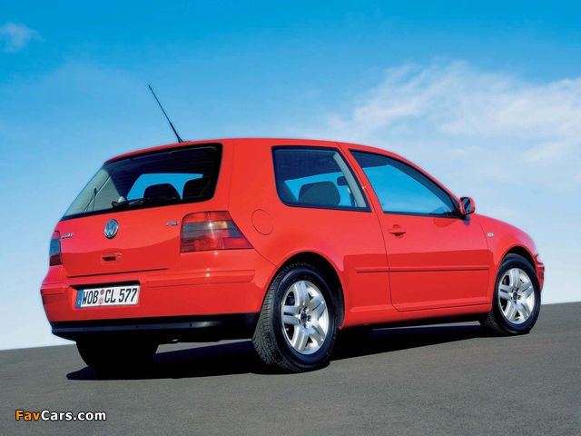 Volkswagen Golf 1.6 FSI 3-door (Typ 1J) 2002–03 pictures (640 x 480)