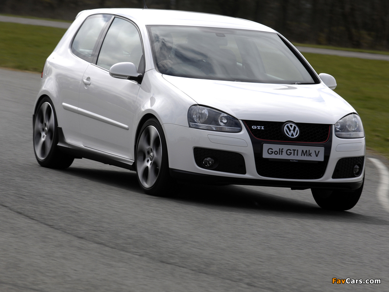 Volkswagen Golf GTI 3-door UK-spec (Type 1K) 2004–08 images (800 x 600)