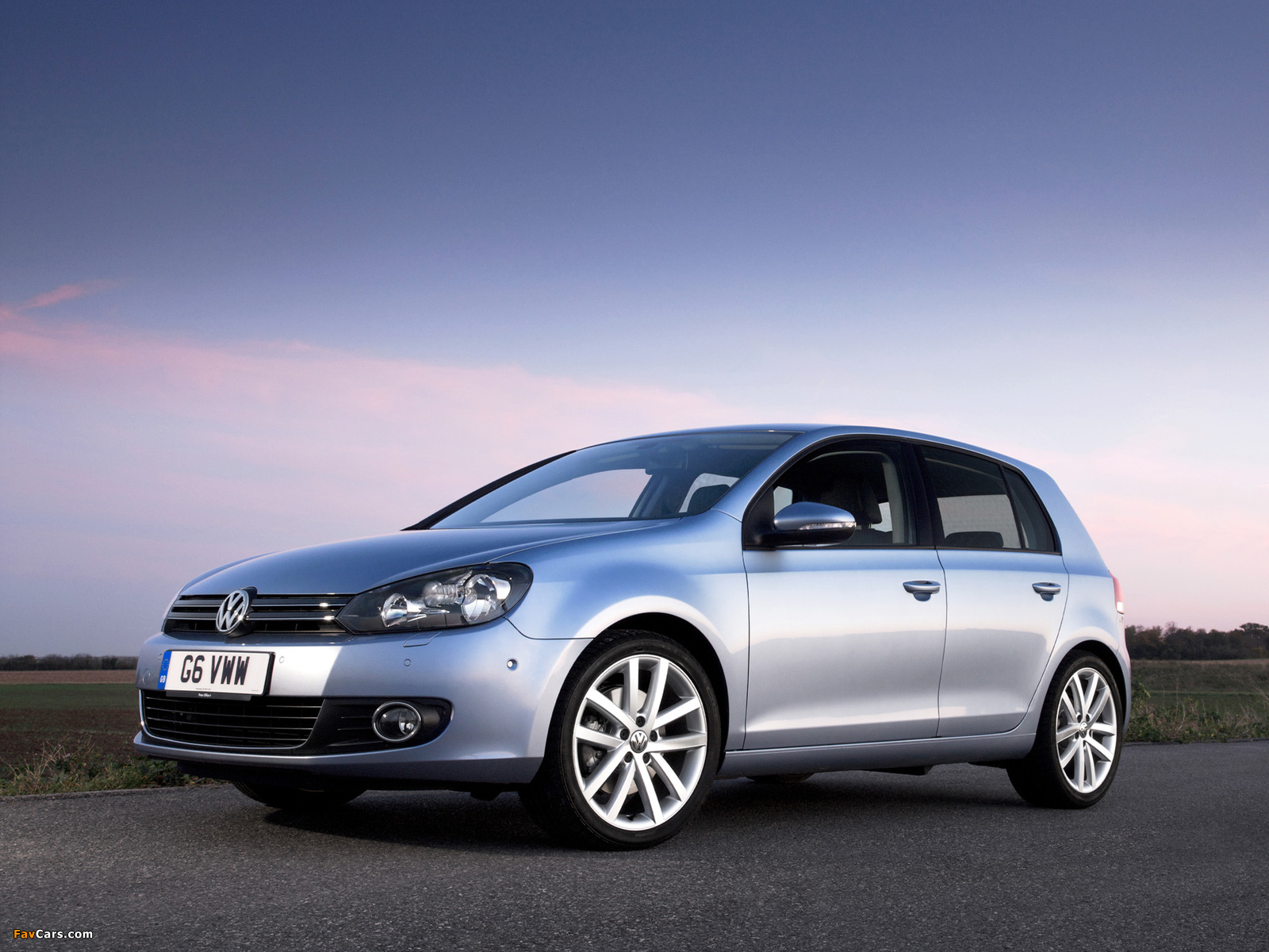 Volkswagen Golf GT 5-door UK-spec (Typ 5K) 2008–12 wallpapers (1600 x 1200)