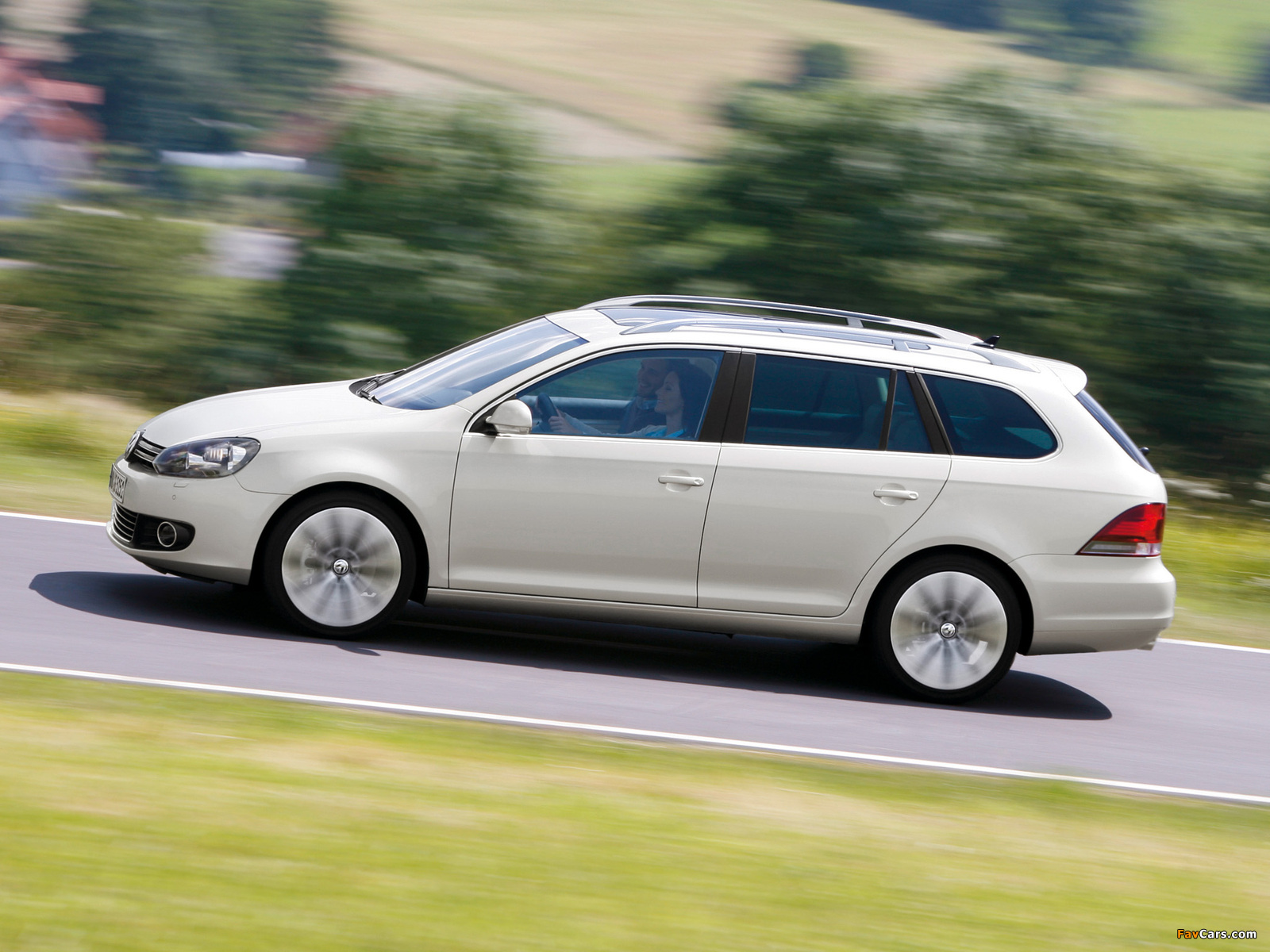 Volkswagen Golf Variant (Typ 5K) 2009 pictures (1600 x 1200)