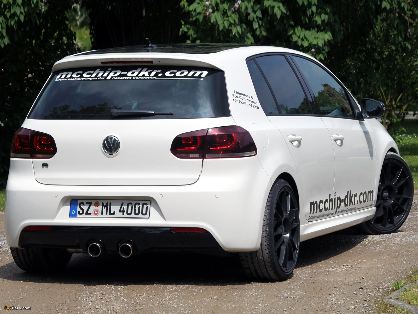 Mcchip-DKR Volkswagen Golf R 5-door (Typ 5K) 2010 wallpapers (1600 x 1200)