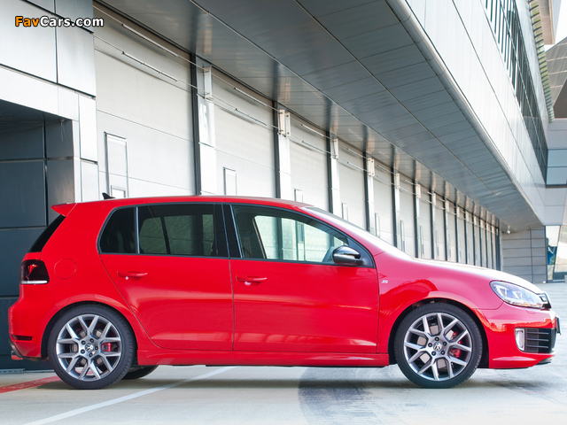 Volkswagen Golf GTI 5-door Edition 35 UK-spec (Typ 5K) 2011 pictures (640 x 480)