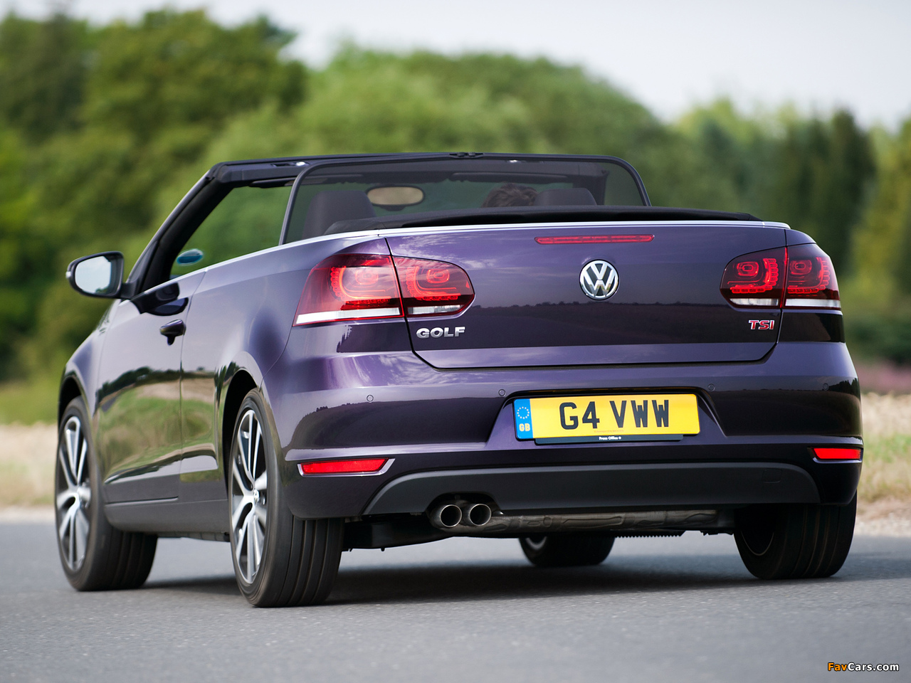 Volkswagen Golf Cabrio UK-spec (Typ 5K) 2011 wallpapers (1280 x 960)