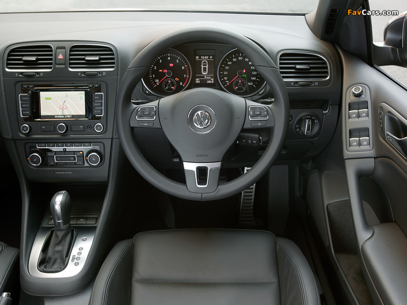 Volkswagen Golf Cabrio UK-spec (Typ 5K) 2011 wallpapers (800 x 600)
