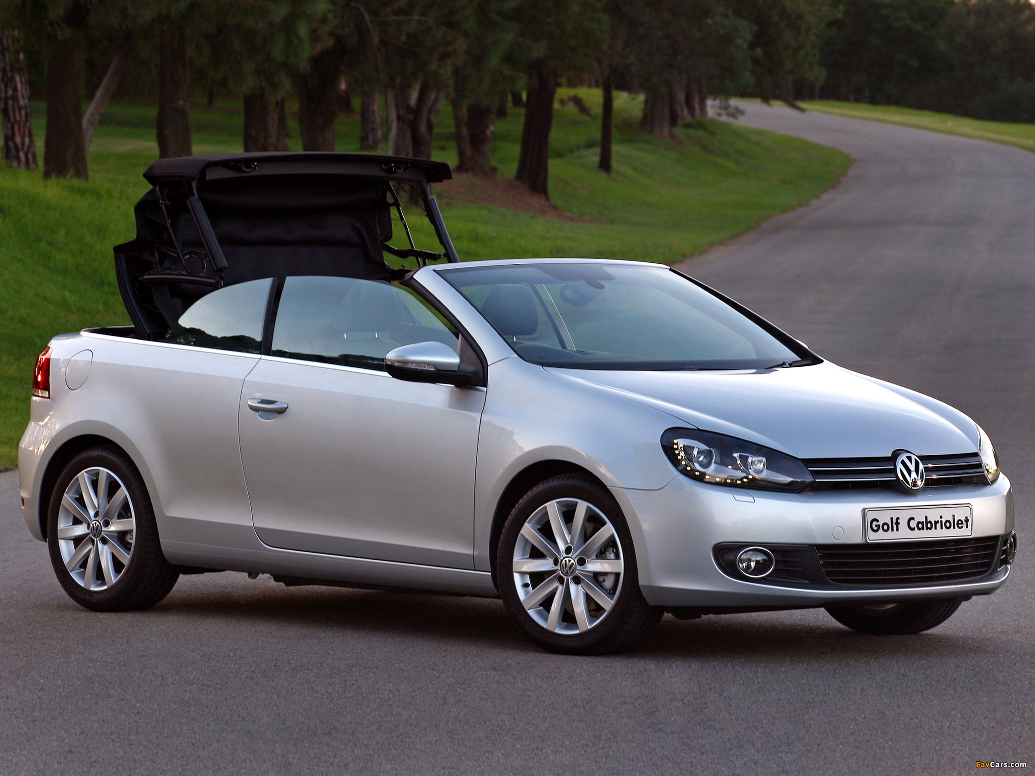 Volkswagen Golf Cabrio ZA-spec (Typ 5K) 2012 images (2048 x 1536)