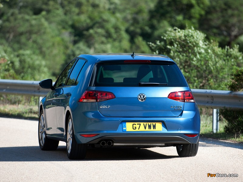 Volkswagen Golf TDI BlueMotion 5-door UK-spec (Typ 5G) 2012 photos (800 x 600)