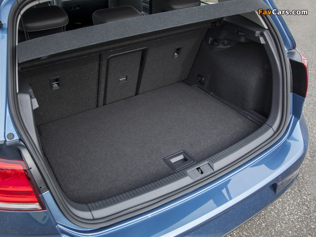 Volkswagen Golf TSI BlueMotion 3-door (Typ 5G) 2012 photos (640 x 480)