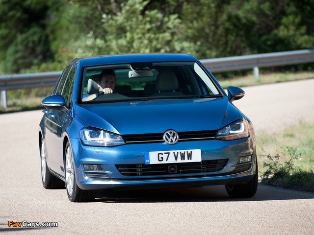 Volkswagen Golf TDI BlueMotion 5-door UK-spec (Typ 5G) 2012 photos (640 x 480)