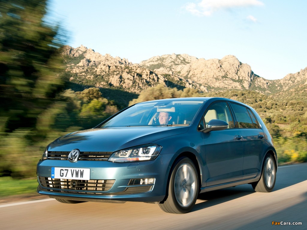 Volkswagen Golf TDI BlueMotion 5-door UK-spec (Typ 5G) 2012 photos (1024 x 768)