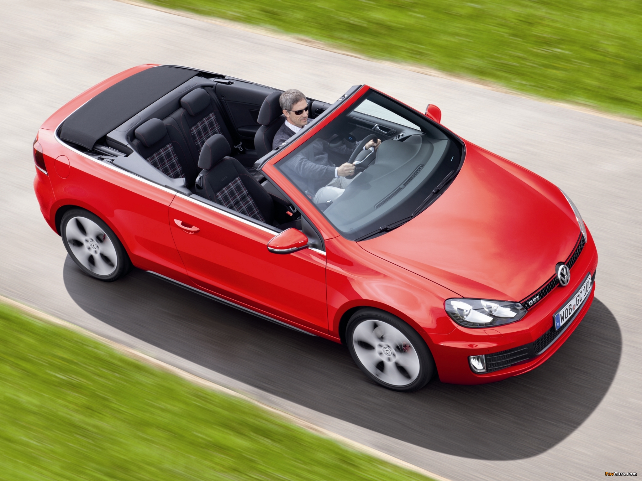 Volkswagen Golf GTI Cabriolet (Typ 5K) 2012 pictures (2048 x 1536)