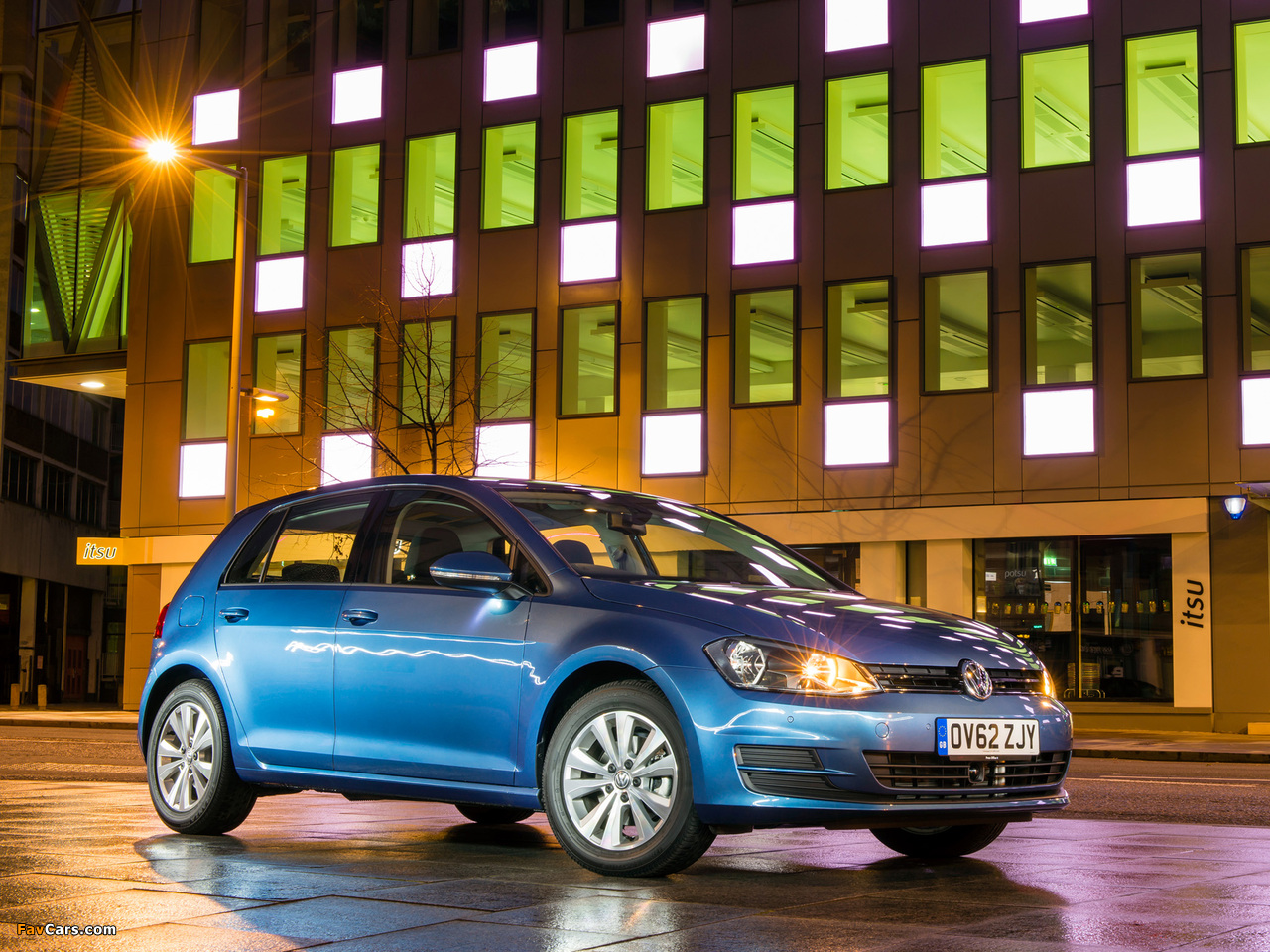 Volkswagen Golf TDI BlueMotion 5-door UK-spec (Typ 5G) 2012 pictures (1280 x 960)