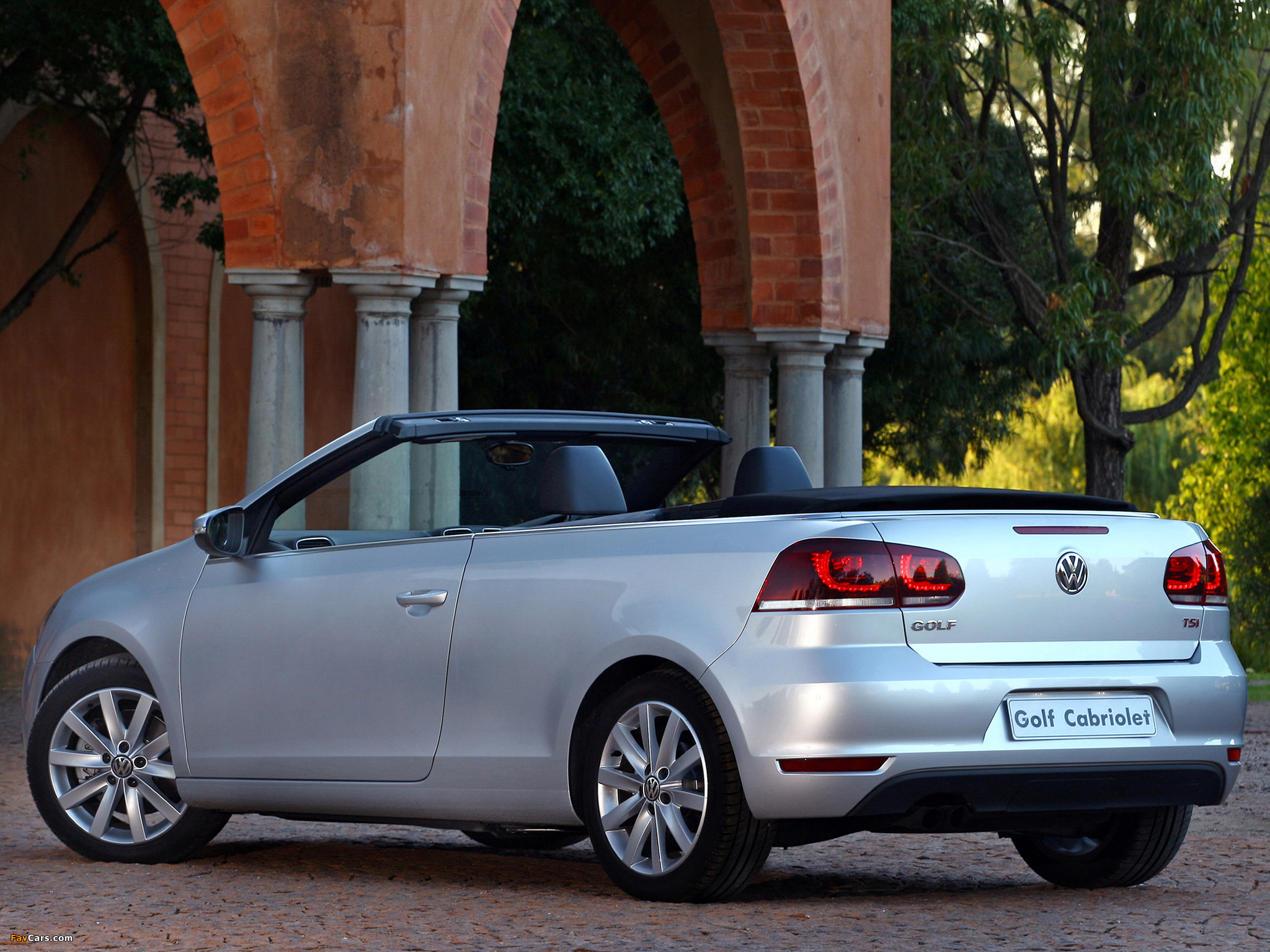 Volkswagen Golf Cabrio ZA-spec (Typ 5K) 2012 pictures (2048 x 1536)