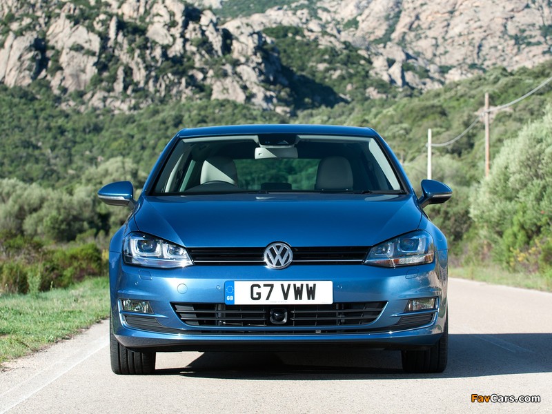 Volkswagen Golf TDI BlueMotion 5-door UK-spec (Typ 5G) 2012 pictures (800 x 600)