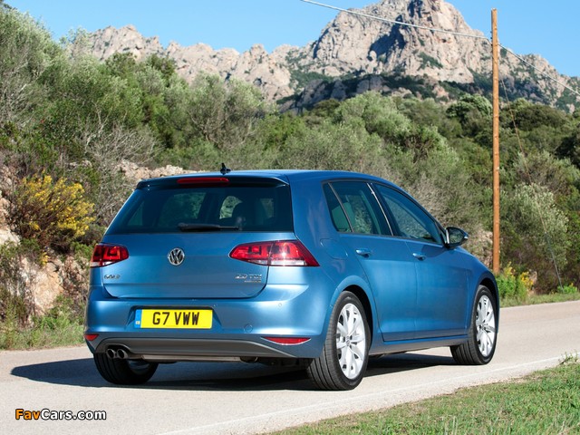 Volkswagen Golf TDI BlueMotion 5-door UK-spec (Typ 5G) 2012 pictures (640 x 480)
