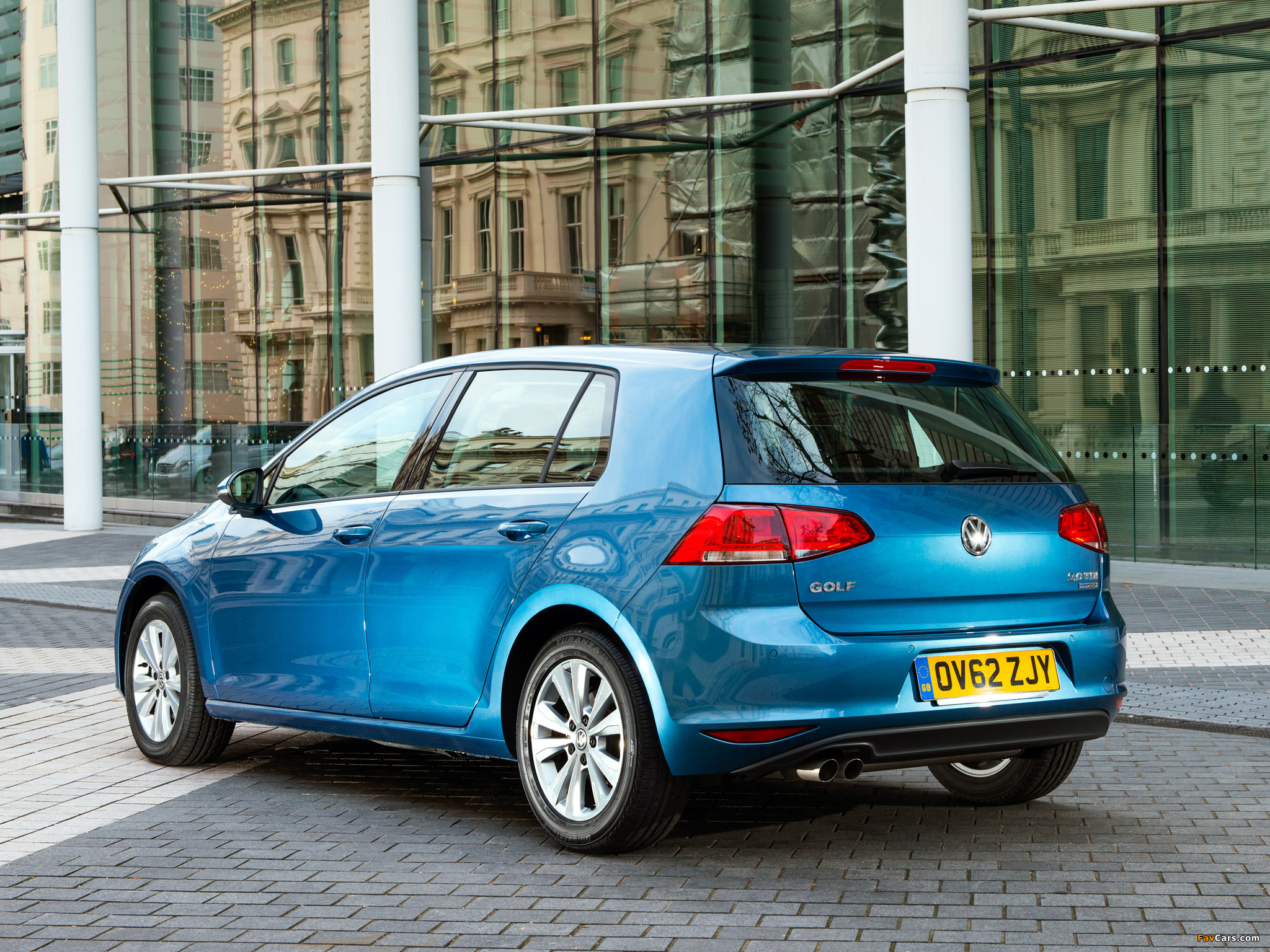 Volkswagen Golf TDI BlueMotion 5-door UK-spec (Typ 5G) 2012 pictures (2048 x 1536)