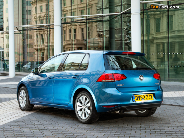 Volkswagen Golf TDI BlueMotion 5-door UK-spec (Typ 5G) 2012 pictures (640 x 480)