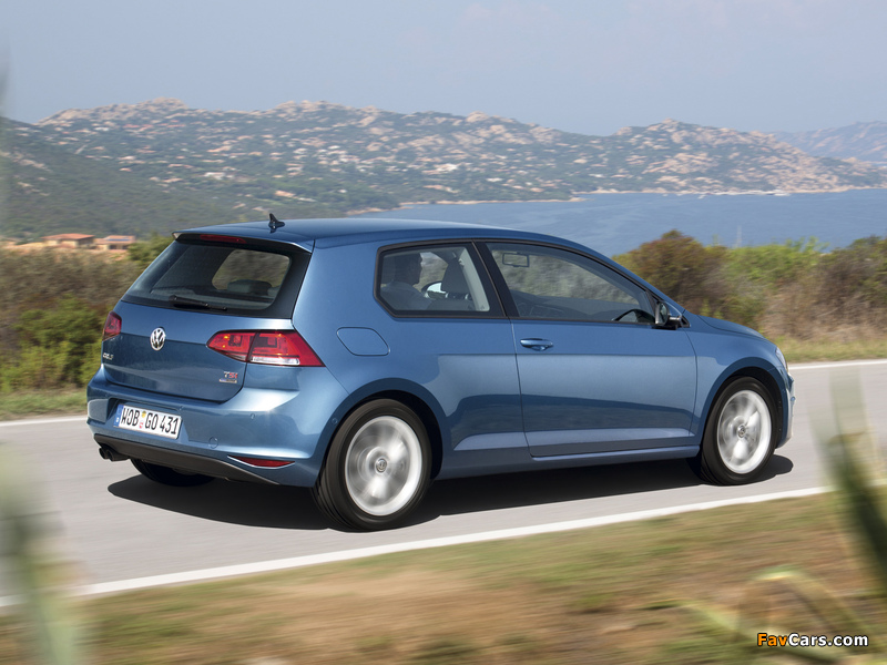 Volkswagen Golf TSI BlueMotion 3-door (Typ 5G) 2012 pictures (800 x 600)