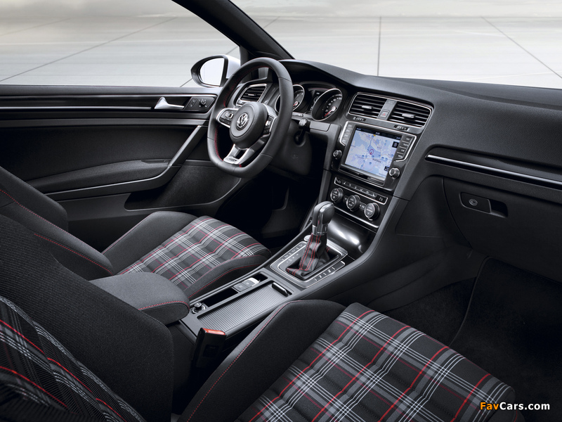 Volkswagen Golf GTI 3-door (Typ 5G) 2013 images (800 x 600)