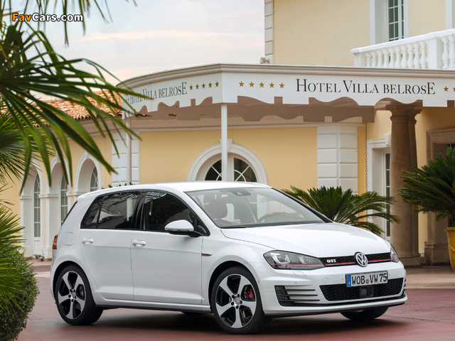 Volkswagen Golf GTI 5-door (Typ 5G) 2013 photos (640 x 480)