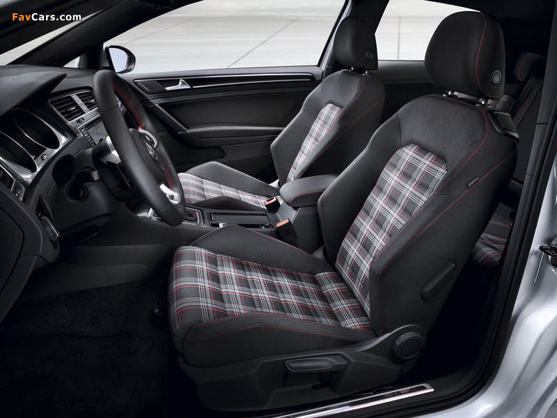 Volkswagen Golf GTI 3-door (Typ 5G) 2013 pictures (800 x 600)