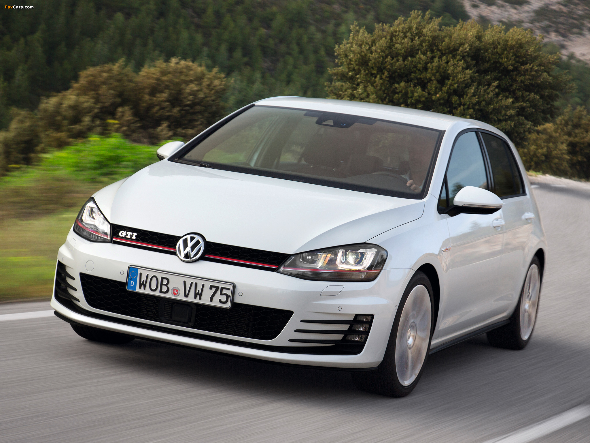 Volkswagen Golf GTI 5-door (Typ 5G) 2013 pictures (2048 x 1536)