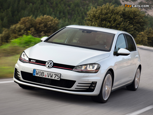 Volkswagen Golf GTI 5-door (Typ 5G) 2013 pictures (640 x 480)