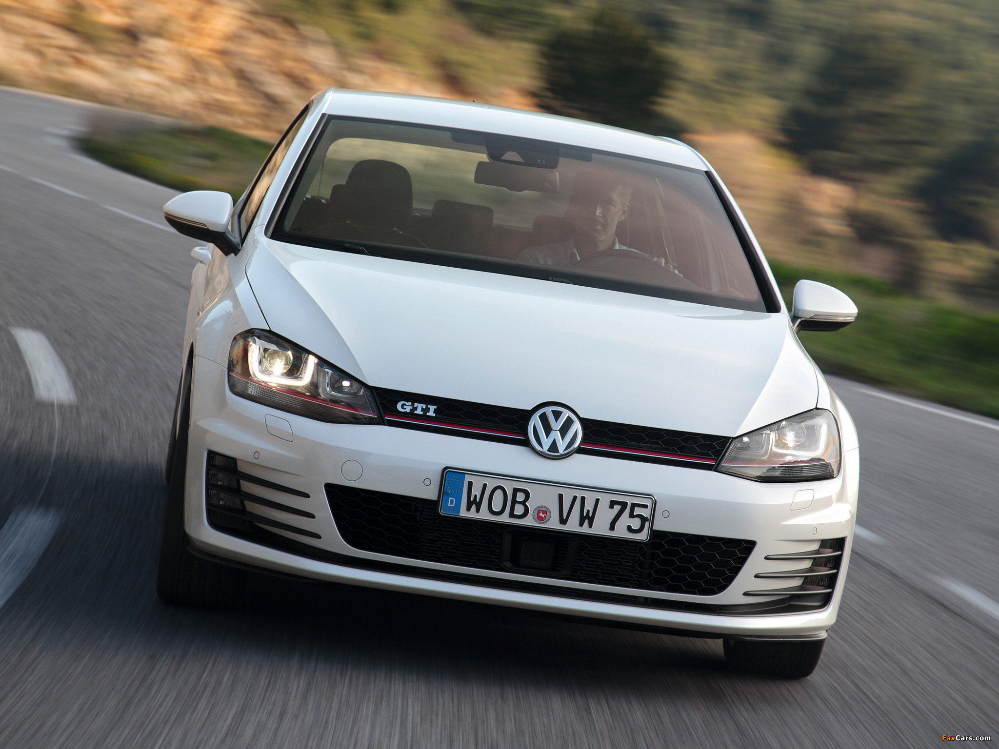 Volkswagen Golf GTI 5-door (Typ 5G) 2013 pictures (2048 x 1536)