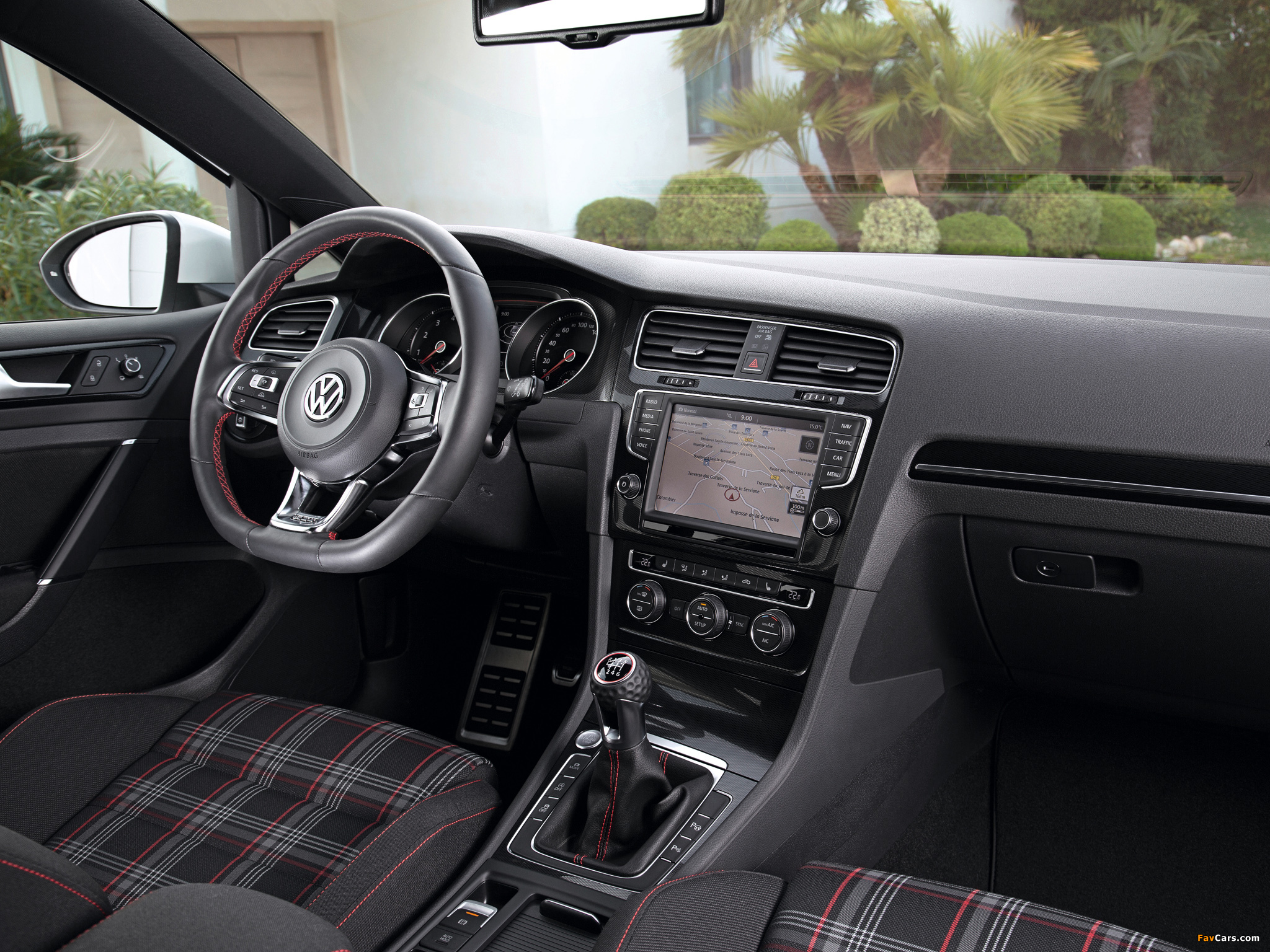 Volkswagen Golf GTI 5-door (Typ 5G) 2013 pictures (2048 x 1536)