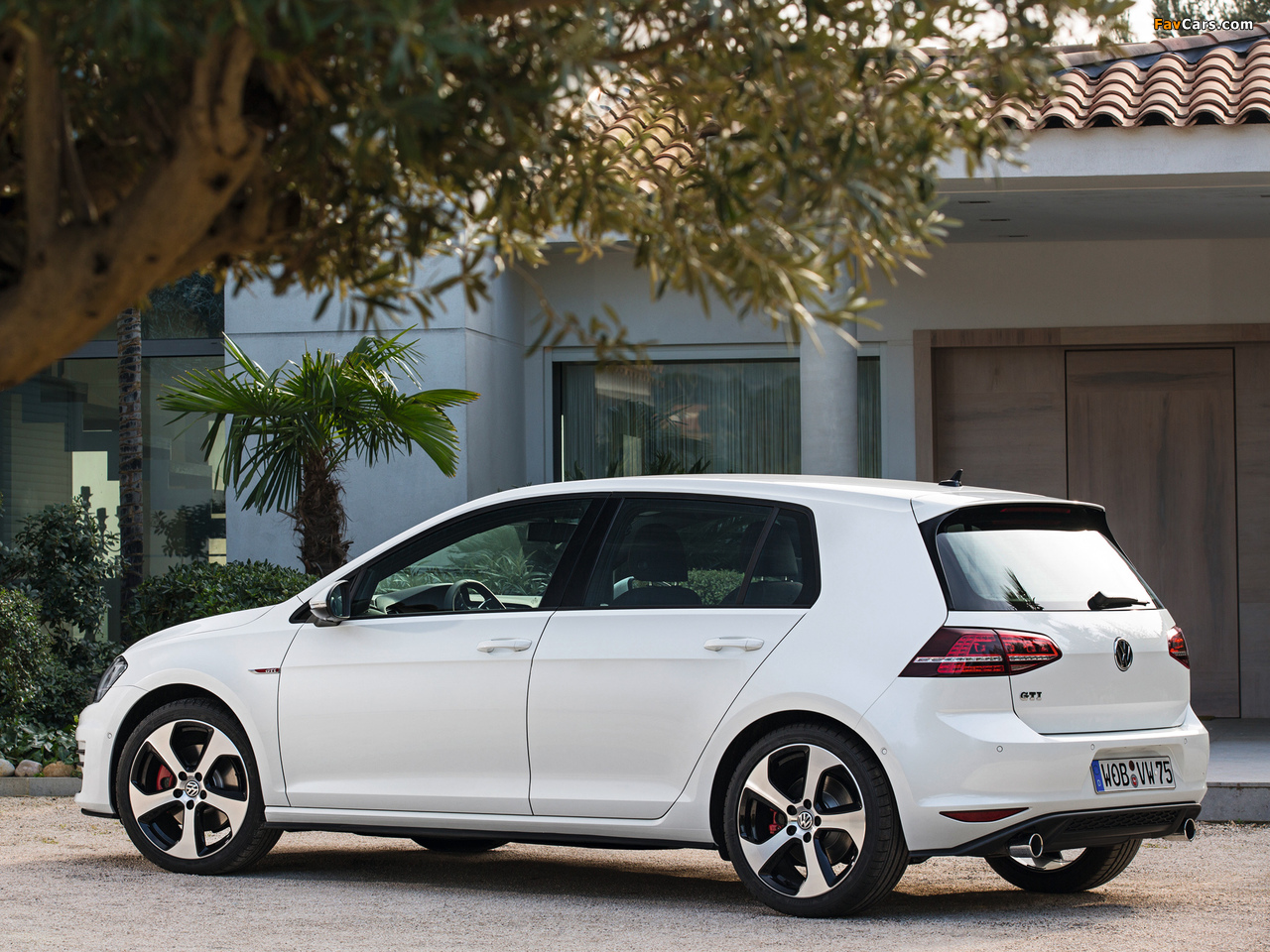 Volkswagen Golf GTI 5-door (Typ 5G) 2013 wallpapers (1280 x 960)