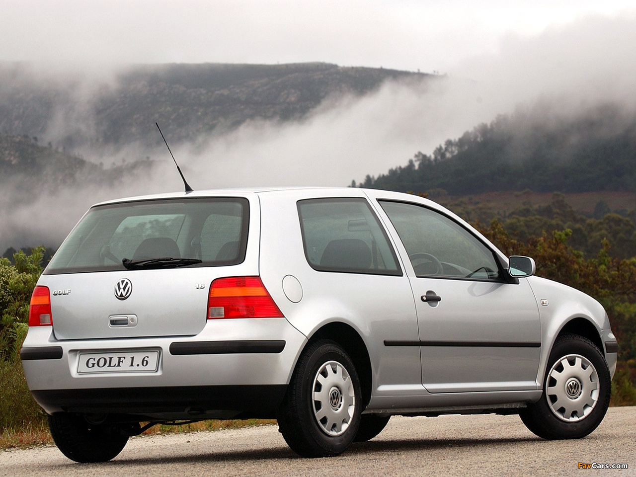 Volkswagen Golf 1.6 3-door ZA-spec (Typ 1J) 1997–2003 wallpapers (1280 x 960)