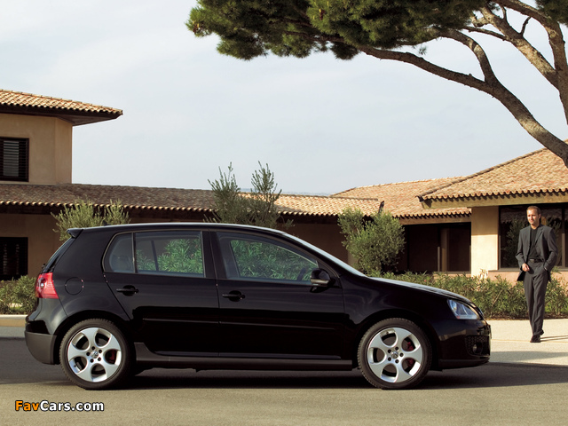 Volkswagen Golf GTI 5-door (Typ 1K) 2004–08 wallpapers (640 x 480)