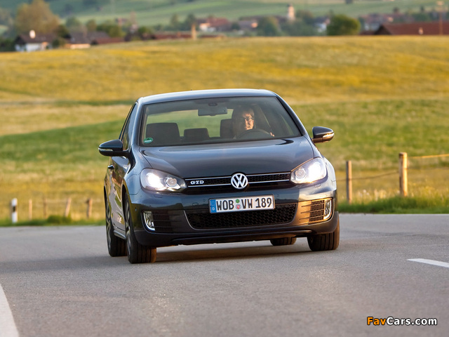 Volkswagen Golf GTD 3-door (Typ 5K) 2009–12 wallpapers (640 x 480)