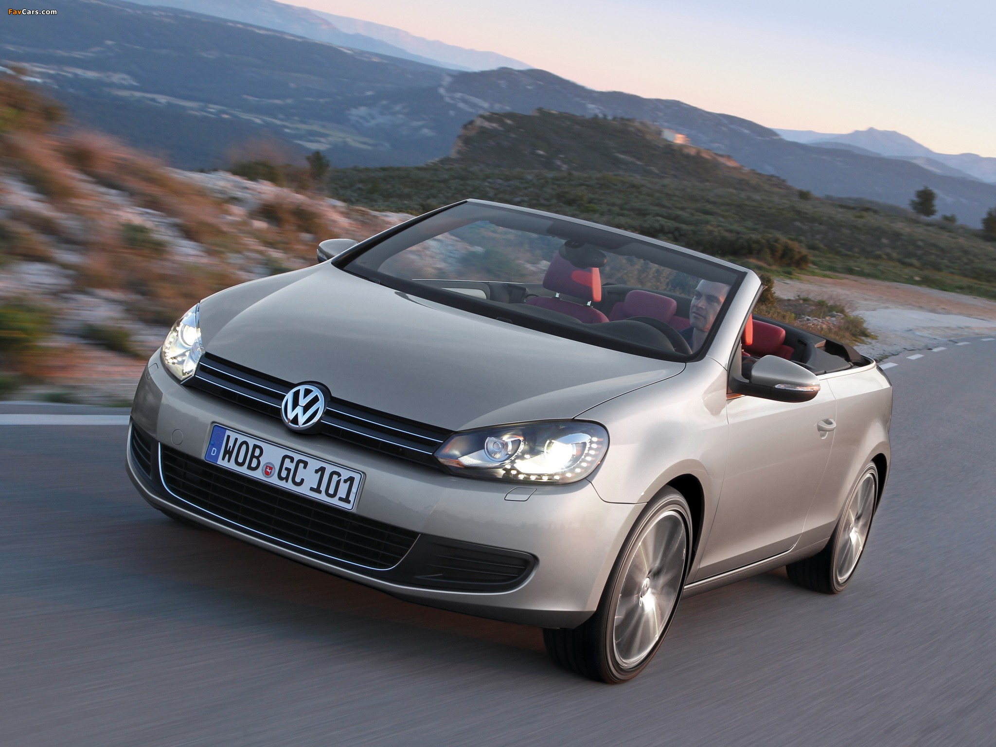 Volkswagen Golf Cabrio (Typ 5K) 2011 wallpapers (2048 x 1536)