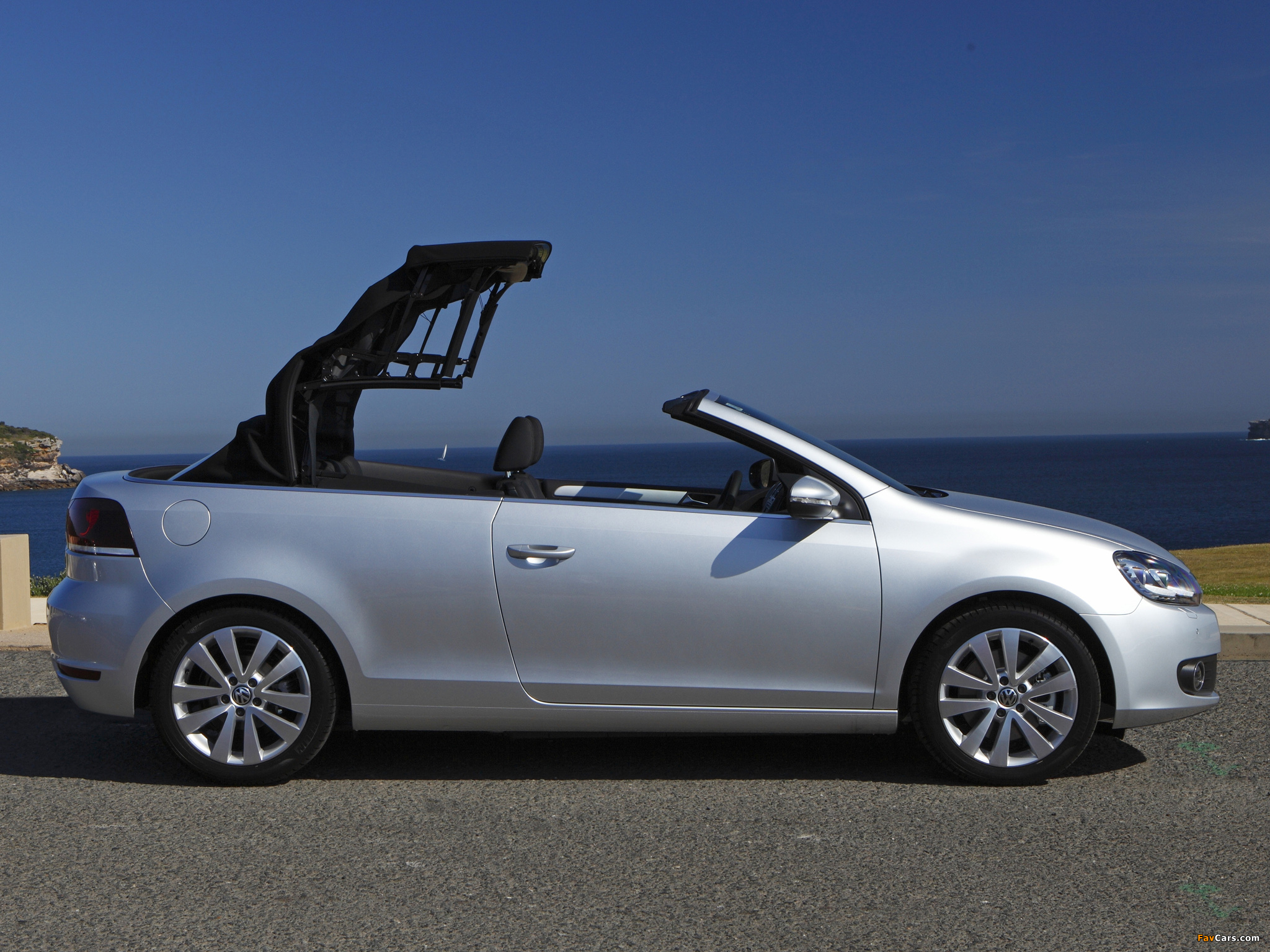 Volkswagen Golf Cabrio AU-spec (Typ 5K) 2011 wallpapers (2048 x 1536)