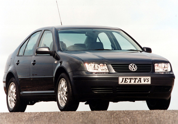 Images of Volkswagen Jetta Sedan ZA-spec (IV) 1998–2003