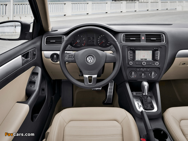 Images of Volkswagen Jetta US-spec (VI) 2010 (640 x 480)