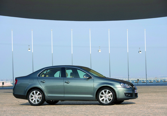 Pictures of Volkswagen Jetta (V) 2005–10