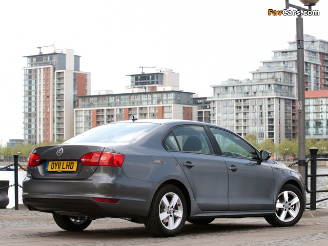 Pictures of Volkswagen Jetta UK-spec (Typ 1B) 2010 (640 x 480)