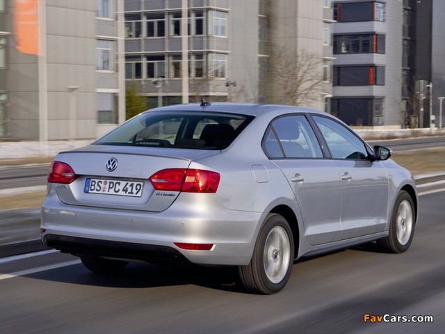 Pictures of Volkswagen Jetta Hybrid (Typ 1B) 2012 (640 x 480)