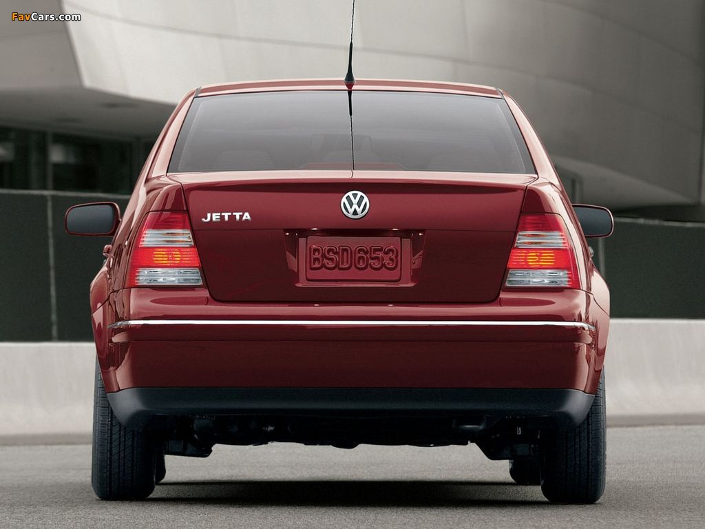 Volkswagen Jetta Sedan (IV) 2003–05 images (1024 x 768)