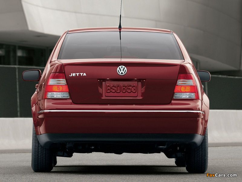 Volkswagen Jetta Sedan (IV) 2003–05 images (800 x 600)