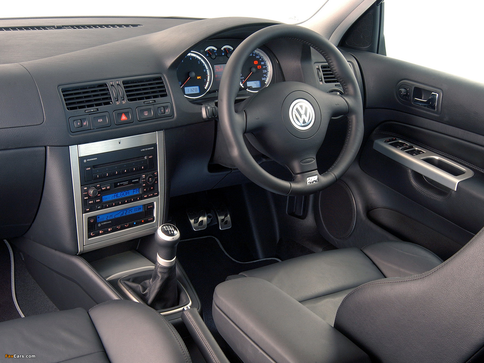 Volkswagen Jetta 1.8T R ZA-spec (IV) 2004–05 images (1600 x 1200)