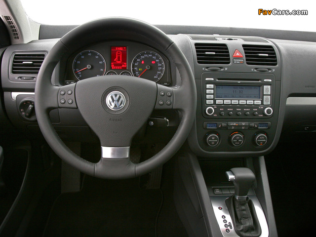 Volkswagen Jetta Variant (Typ 1K) 2007–10 images (640 x 480)
