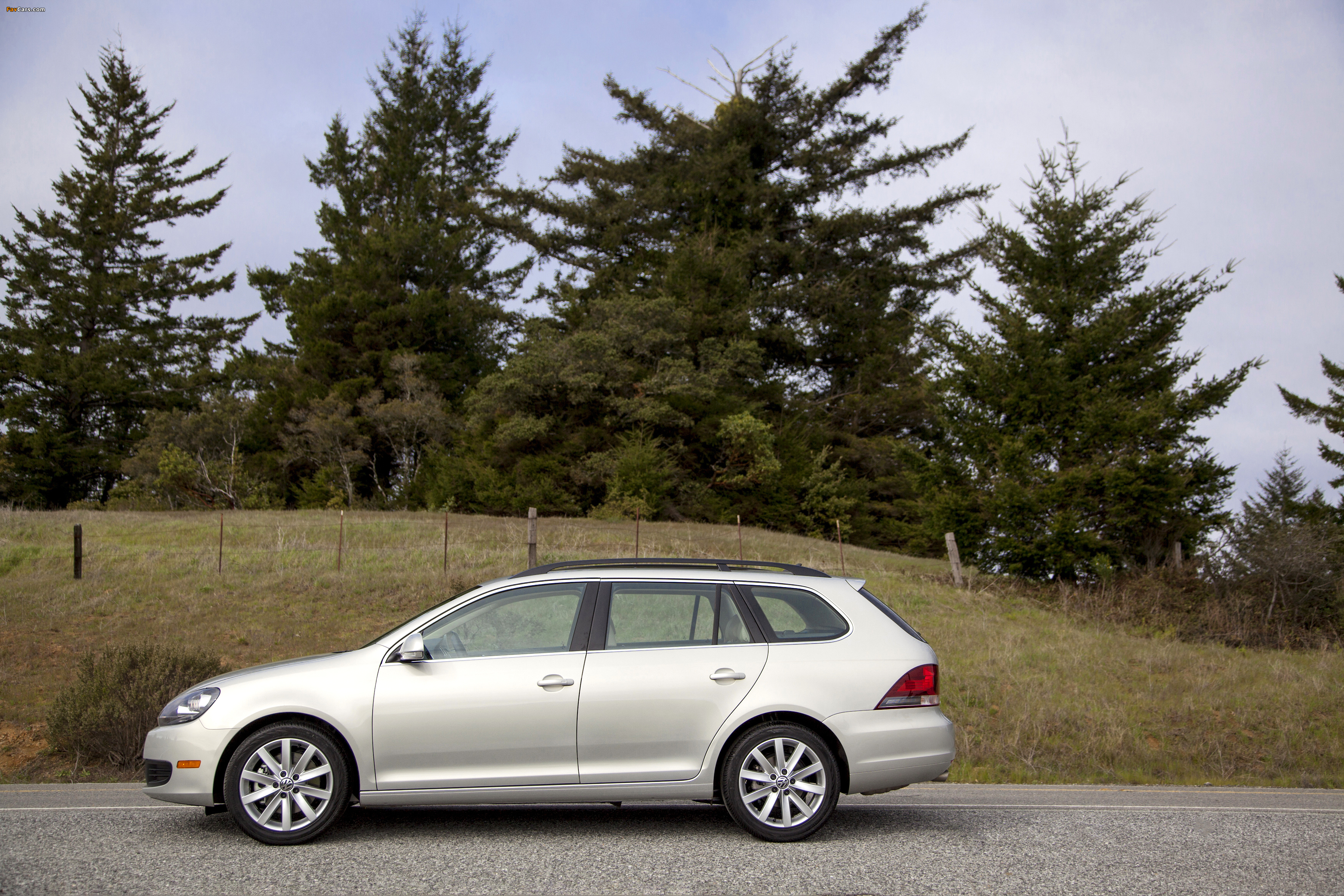 Volkswagen Jetta SportWagen US-spec 2009–15 pictures (3500 x 2333)