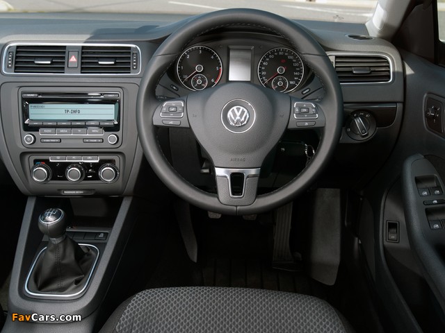 Volkswagen Jetta UK-spec (Typ 1B) 2010 images (640 x 480)