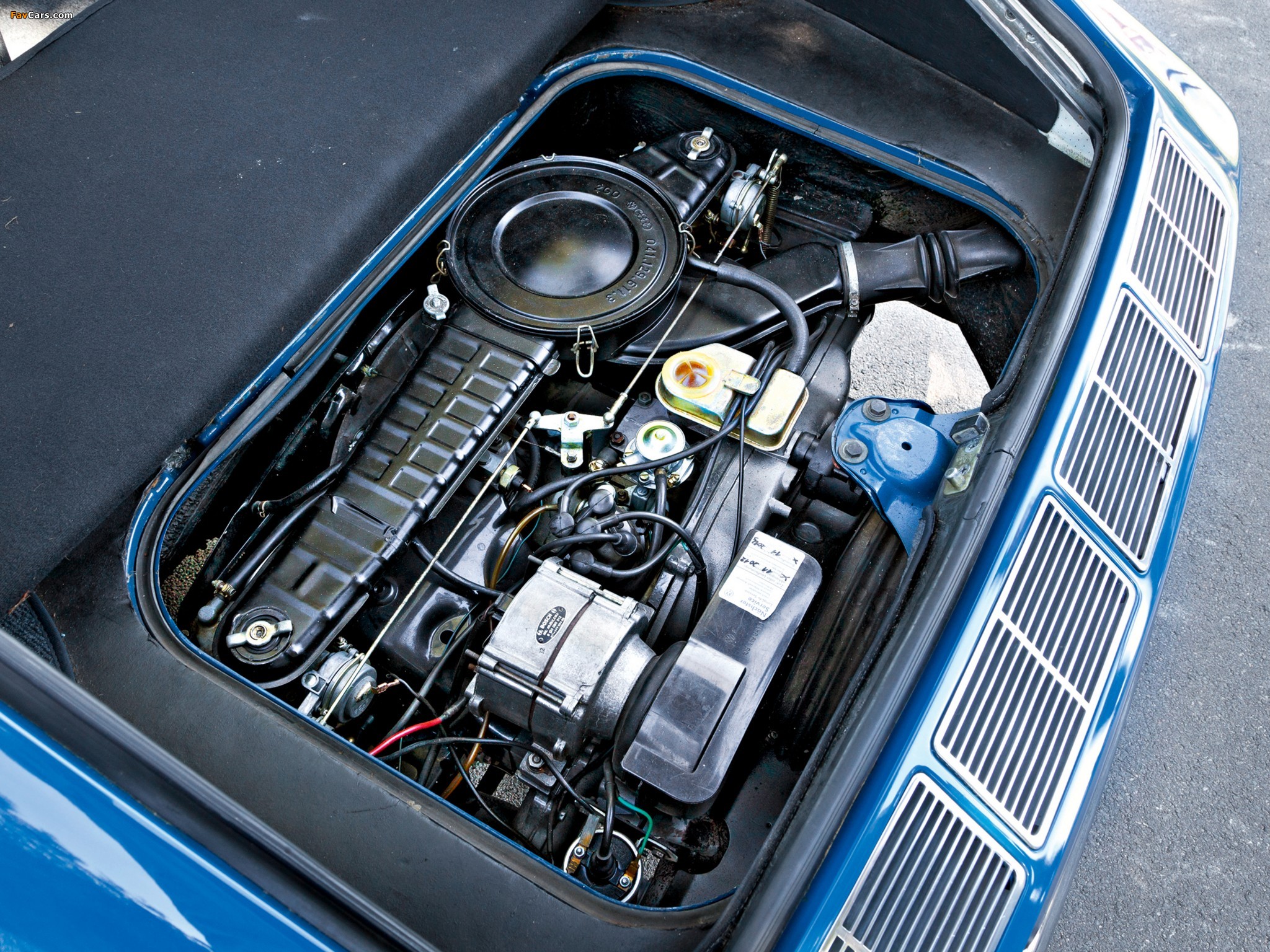 Images of Volkswagen Karmann-Ghia TC 145 1970–74 (2048 x 1536)