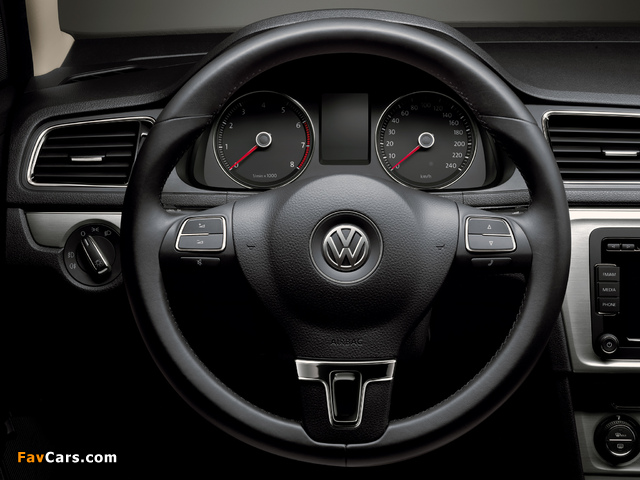 Volkswagen Lavida 2012 photos (640 x 480)