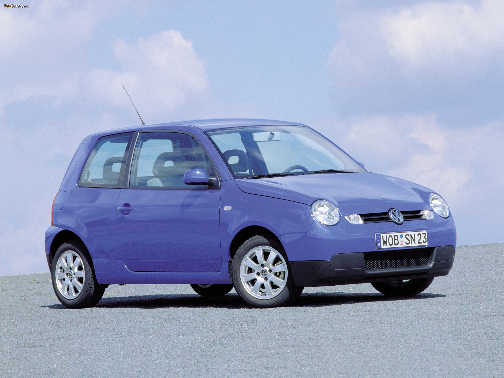 Photos of Volkswagen Lupo 1.4 16V FSI (Typ 6X) 2000–03 (2048 x 1536)