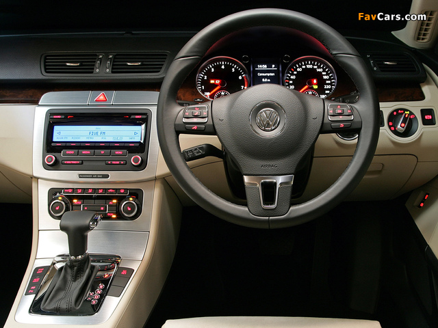 Pictures of Volkswagen CC ZA-spec 2008–12 (640 x 480)